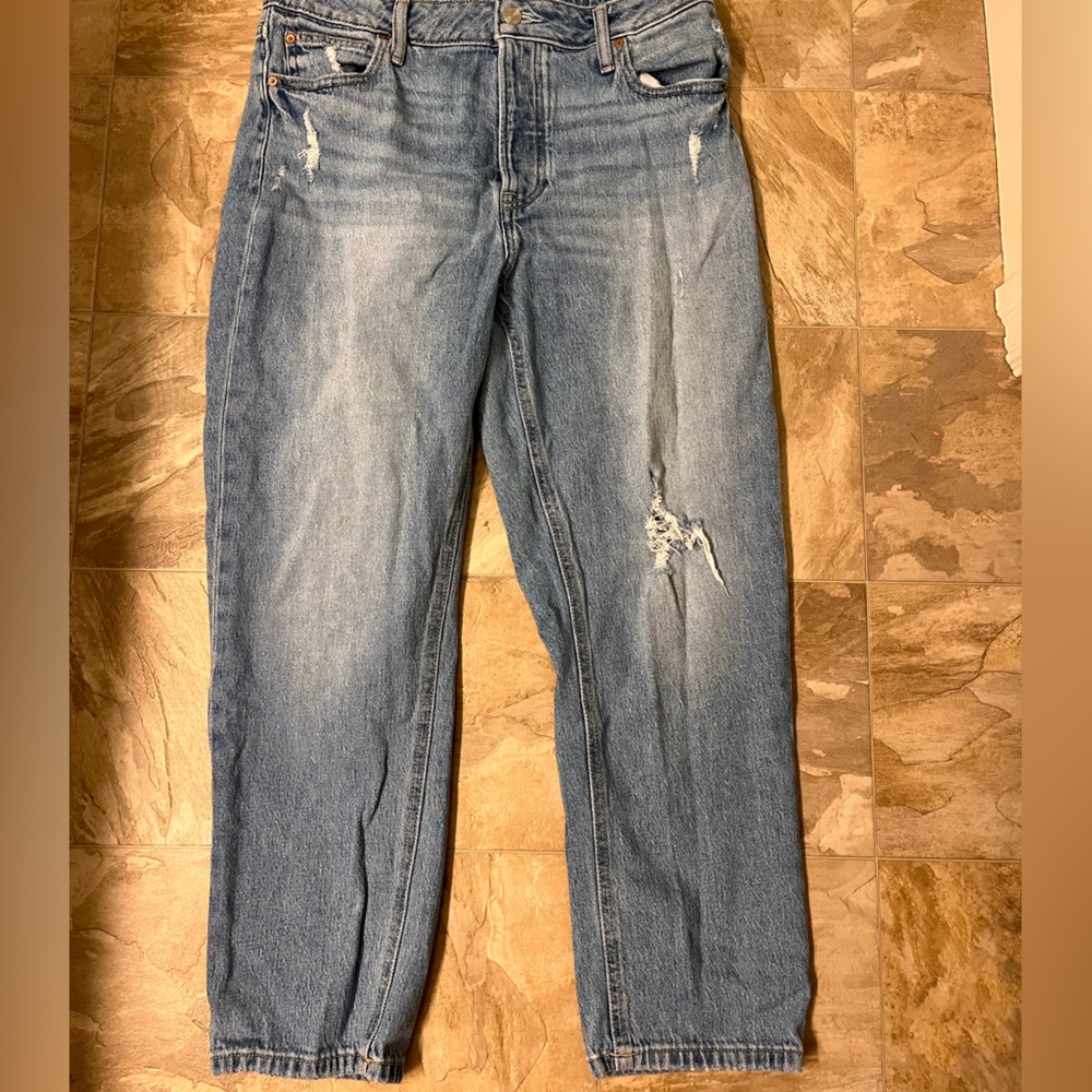 American Eagle Cheeky Taper Ankle Jeans